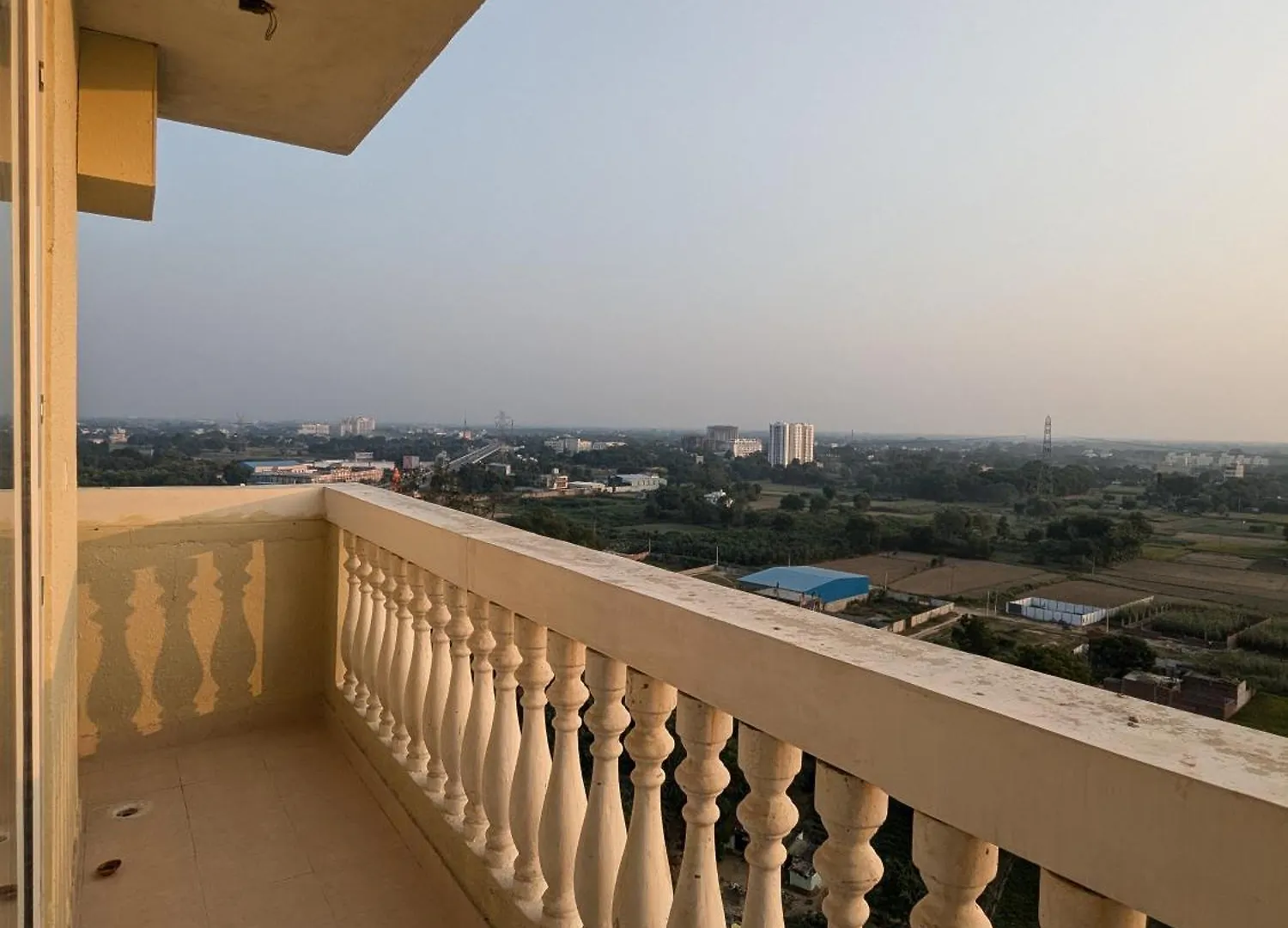 Accommodatie bij particulieren Cozy 2Bhk, 10 Mins From Airport And 20 Mins From Station Appartement Benares